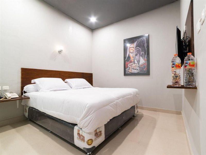 Glamour Hotel And Spa Medan Exterior photo